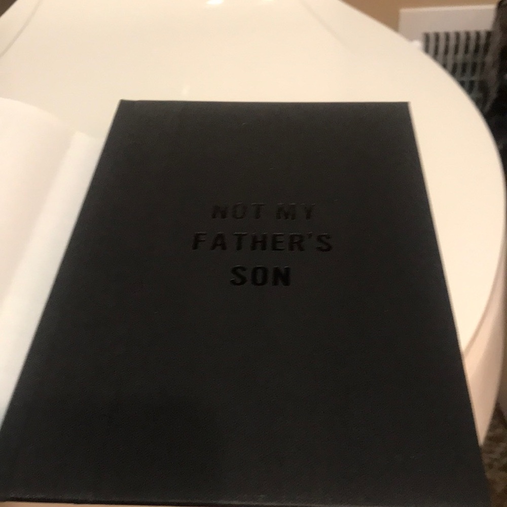 ⚡️FP⚡️Alan Cumming “Not My Father’s Son” book - Picture 4 of 9